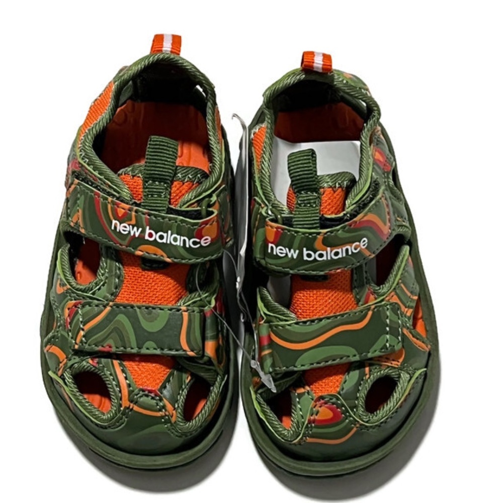 NWT New Balance Expedition Sandal for Toddlers, size 17 in camouflage